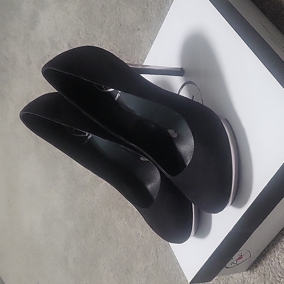 Platform Heels - Picture 3 of 8